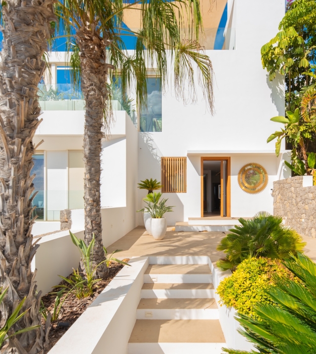 Resa Estates Ibiza sale villa Marlin vieuws entrance house .jpg